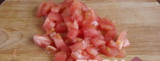 омлет с томатами и зеленым горошком. Шаг 3