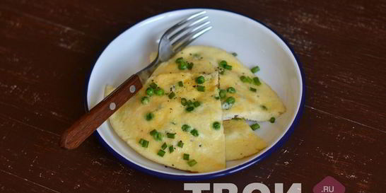 Омлет с зеленым горошком и сыром