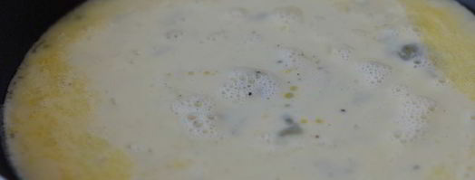 омлет с зеленым горошком и сыром. Шаг 4