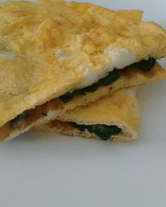 Омлет со шпинатом и сыром