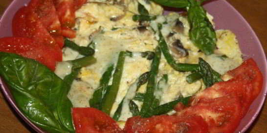 Омлет со спаржей и шампиньонами