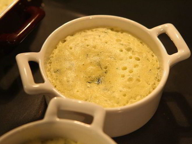 Рецепт омлета-суфле с петрушкой, укропом и тархуном