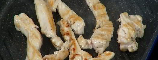 простой омлет с курицей и шампиньонами. Шаг 7