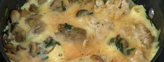 простой омлет с курицей и шампиньонами. Шаг 9