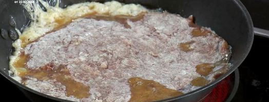 прыгающий омлетный рулет. Шаг 3