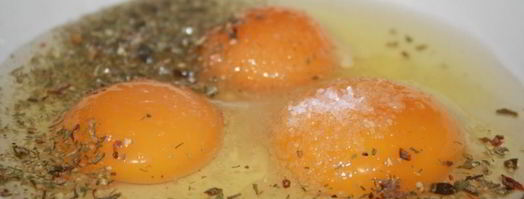 пышный омлет со свиной грудинкой и луком. Шаг 4