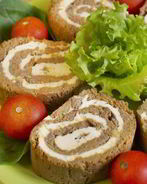 Нежный печеночный паштет с маслом