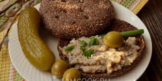 Паштет из фасоли, грибов и тофу