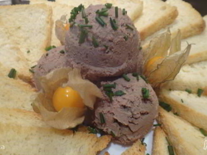 Рецепт паштета из куринной печени с треугольниками мельбы