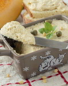 Паштет из куриной грудки с тыквой и кедровыми орешками