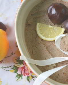 Паштет из куриной печени с каштанами, шампанским и цедрой лимона