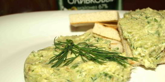 Паштет из лука-порея, яиц и орехов кешью