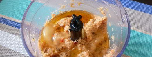 паштет из нута с вялеными томатами и маринованным огурчиком. Шаг 5