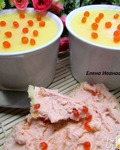 Паштет из семги с красной икрой и белым вином