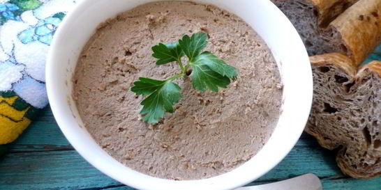 Печеночный паштет с фасолью