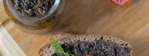 тапенад — паштет из оливок и маслин. Шаг 3