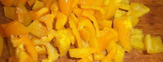 помидоры, фаршированные курицей, перцем и консервированными шампиньонами. Шаг 2