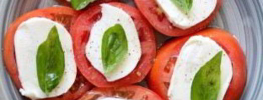 помидоры с моцареллой и базиликом. Шаг 6