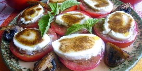 Помидоры с моцареллой и шампиньонами