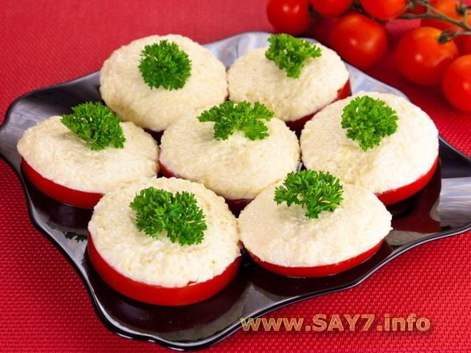 Рецепт помидоров с сыром и чесноком