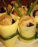 Праздничная закуска из сыра с черносливом