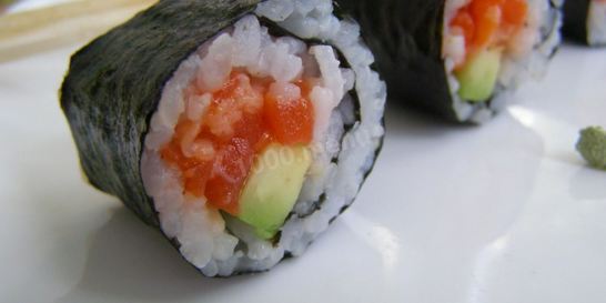 Роллы с лососем