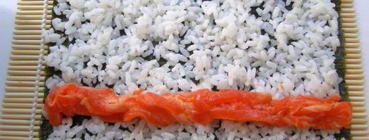 роллы с лососем. Шаг 8