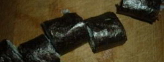 роллы с семгой и огурцом. Шаг 7