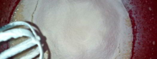 бисквитный рулет на сгущенном молоке. Шаг 4