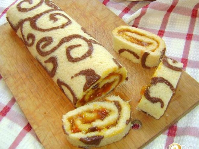 Рецепт бисквитного рулета с абрикосовым джемом