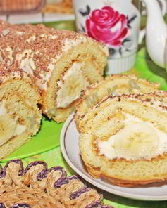 Бисквитный рулет с бананом