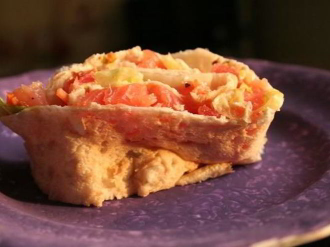 Рецепт быстрого рулета из лаваша с сыром и семгой