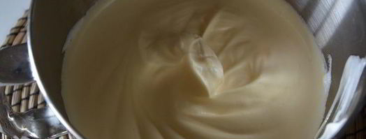 двойной бисквитный рулет с джемом. Шаг 3