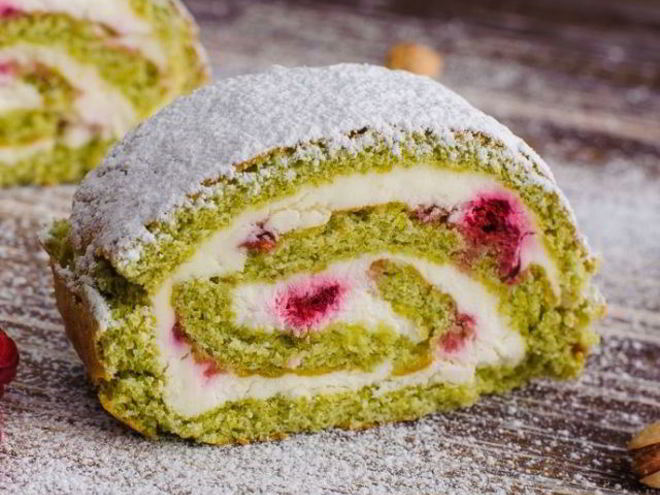 Рецепт фисташкового рулета с малиной