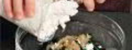 картофельный рулет со шпинатом и беконом. Шаг 3