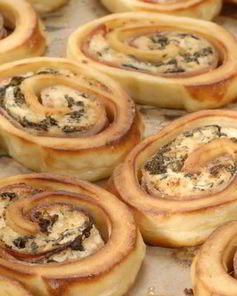 Картофельный рулет со шпинатом