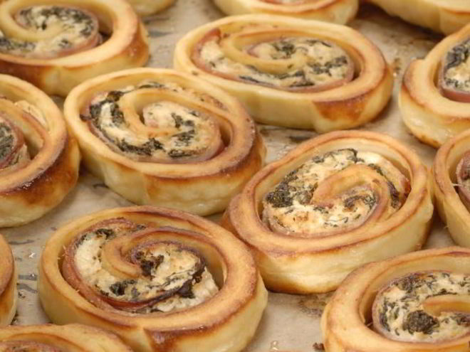 Рецепт картофельного рулета со шпинатом