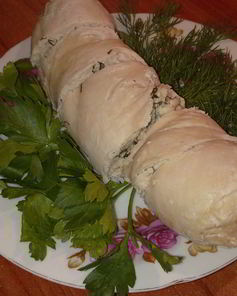 Куриный рулет с брынзой и зеленью