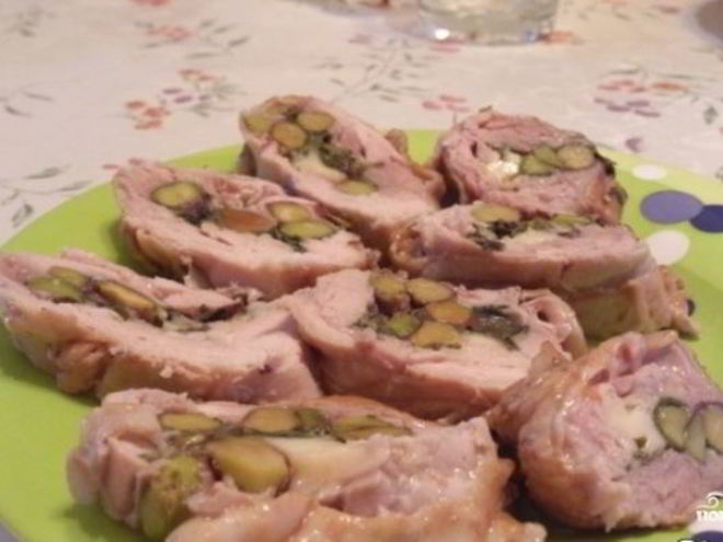 Рецепт куриного рулета с фисташками