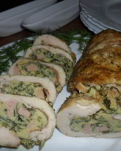 Куриный рулет с омлетом и шпинатом