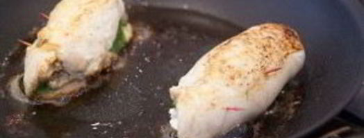 куриный рулет с сыром и рукколой. Шаг 4