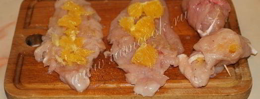 куриные рулетики с апельсиновой начинкой. Шаг 4