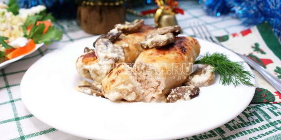 Куриные рулетики с грибами и сыром