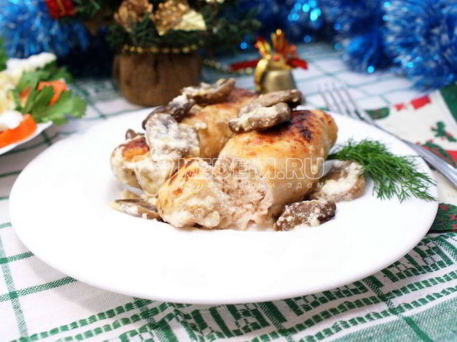 Рецепт куриных рулетиков с грибами и сыром