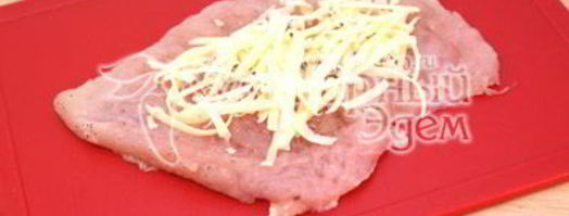 куриные рулетики с грибами и сыром. Шаг 3