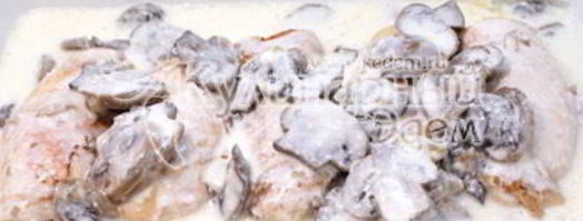 куриные рулетики с грибами и сыром. Шаг 9