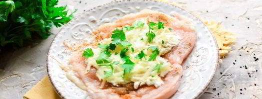 куриные рулетики с крем-сыром в духовке. Шаг 8