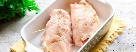 куриные рулетики с крем-сыром в духовке. Шаг 10