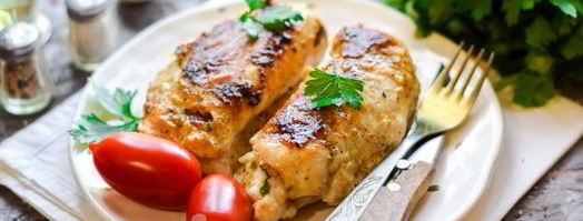 куриные рулетики с крем-сыром в духовке. Шаг 11