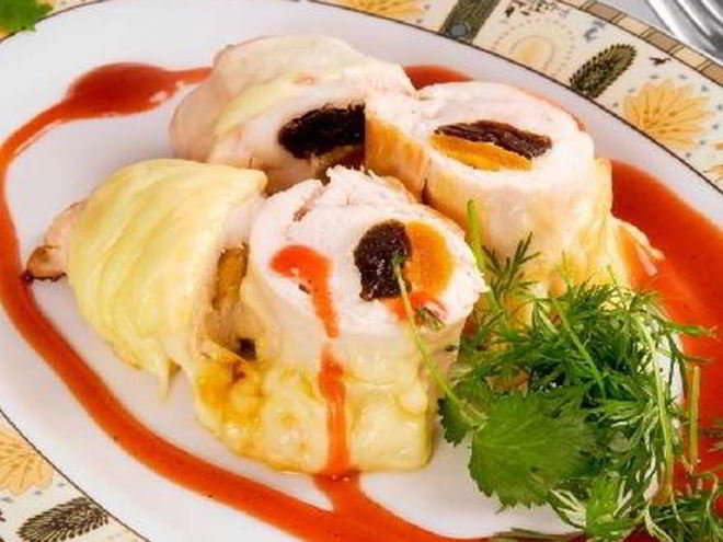 Рецепт куриных рулетиков с курагой